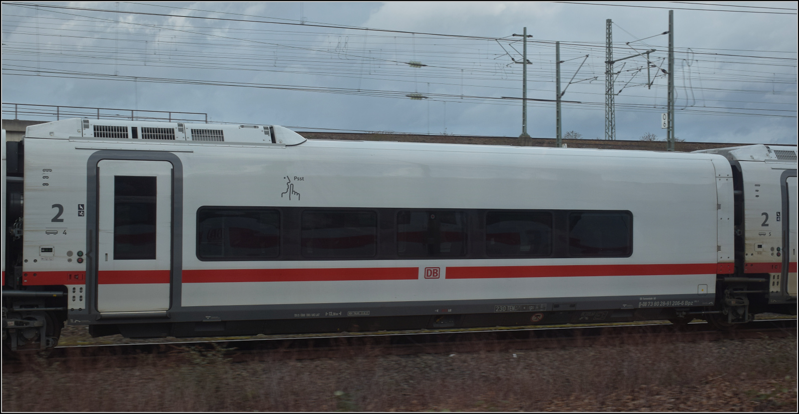 Hier dürfte es sich um die Talgo-L-Garnitur Nr. 6 handeln. Köln-Deutz, Februar 2026.
