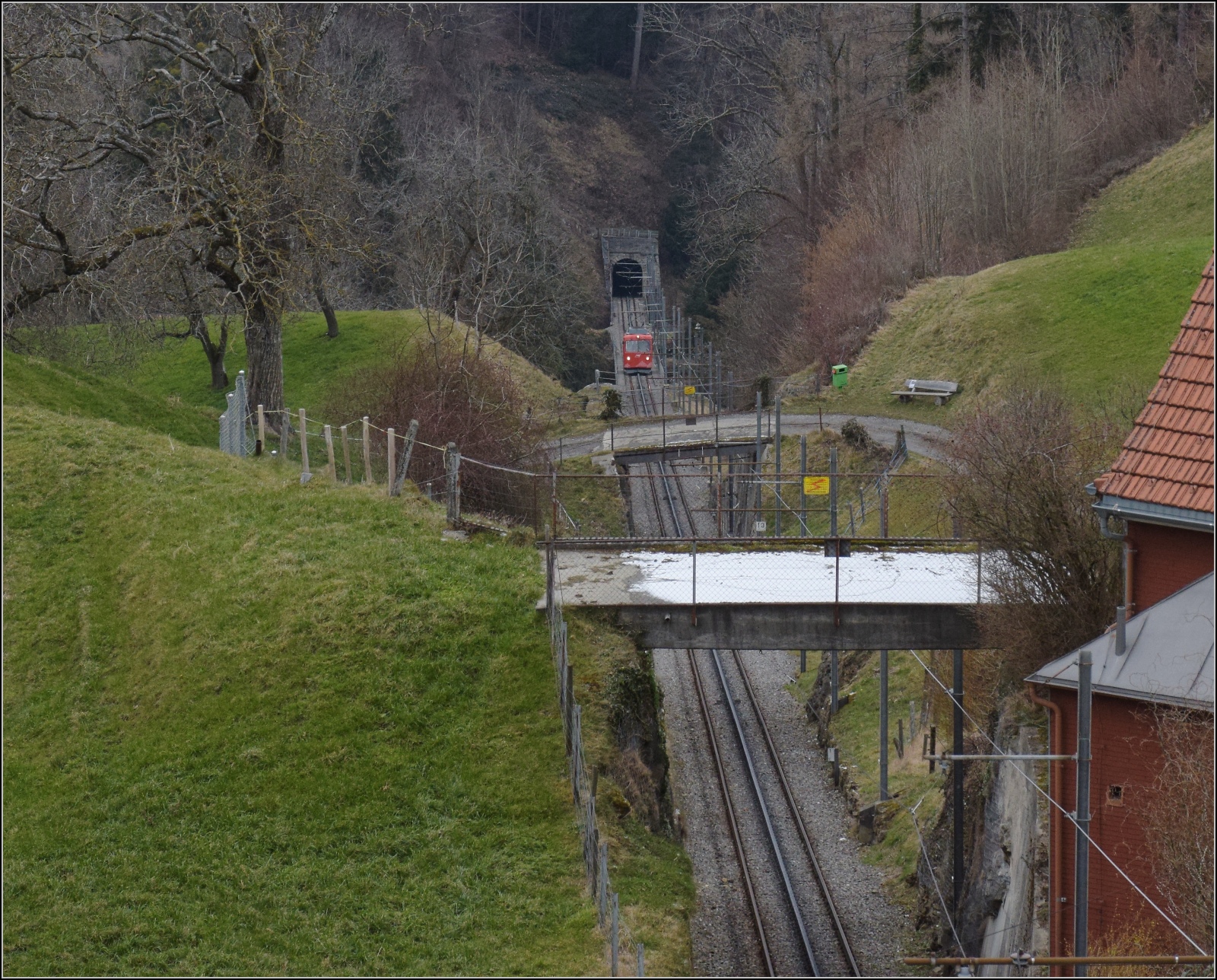 Hommage an die S26.

BDeh 1/2 1 'Liseli' auf Bergfahrt nach Walzenhausen. Februar 2023.