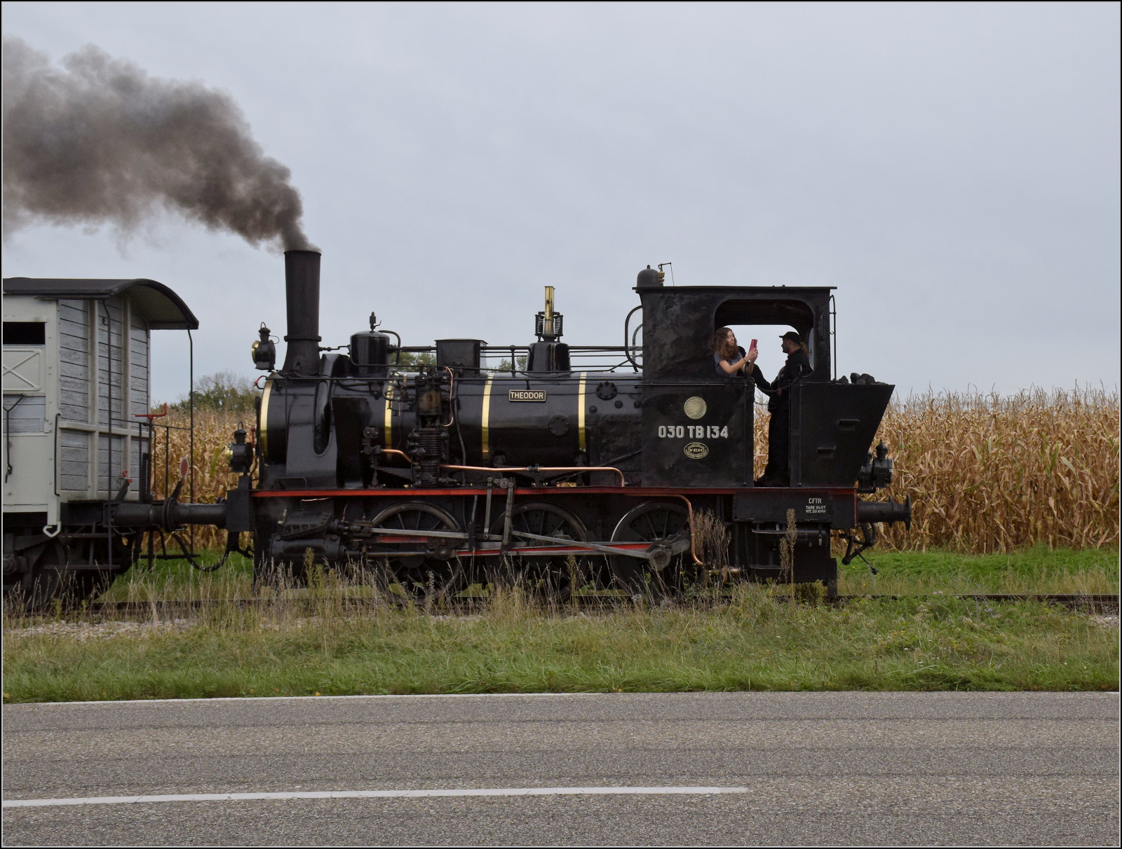 Im Elsässer Ried mit der CFTR.

030 TB 134  Theodor  im Gewann Saulaegerlopf auf der Gemarkung Kunheim. September 2024.