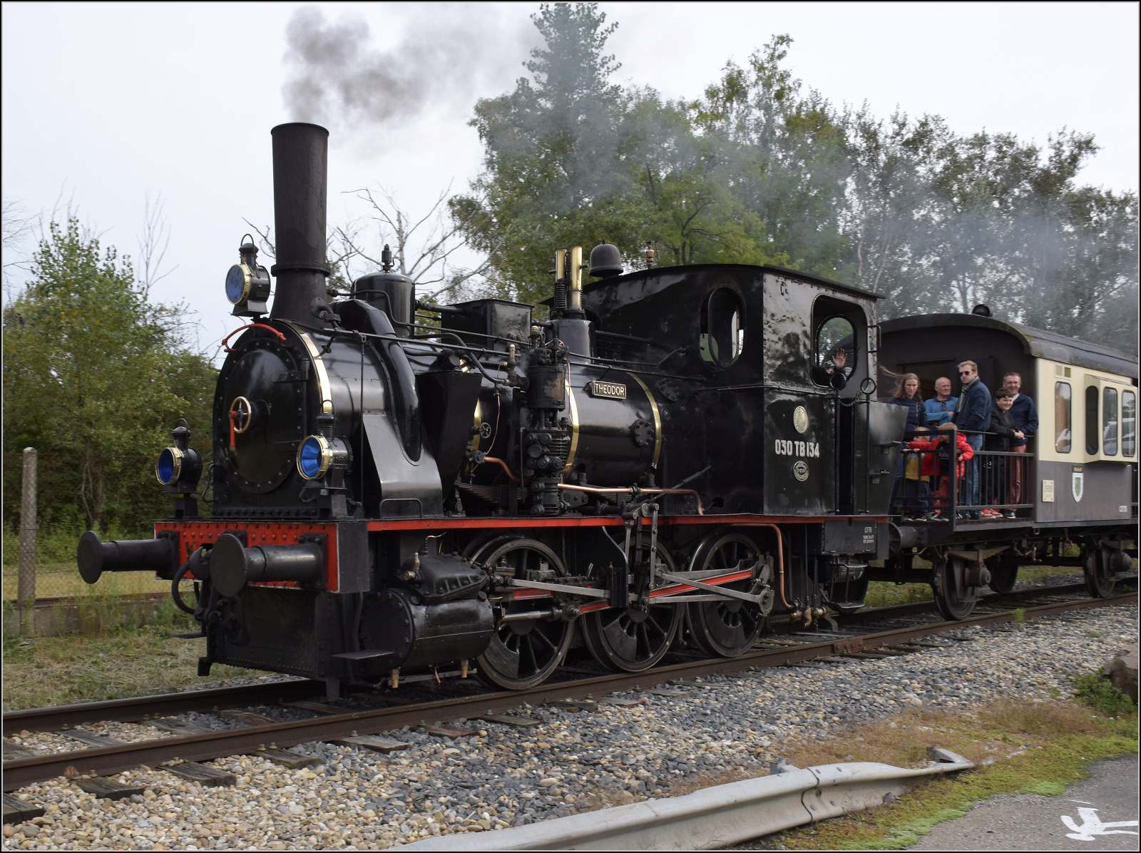 Im Elssser Ried mit der CFTR.

030 TB 134  Theodor  vor Georgia Pacific bei Kunheim. September 2024.