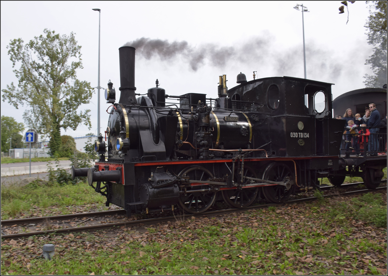 Im Elsässer Ried mit der CFTR.

030 TB 134  Theodor  vor Constellium bei Biesheim. September 2024.