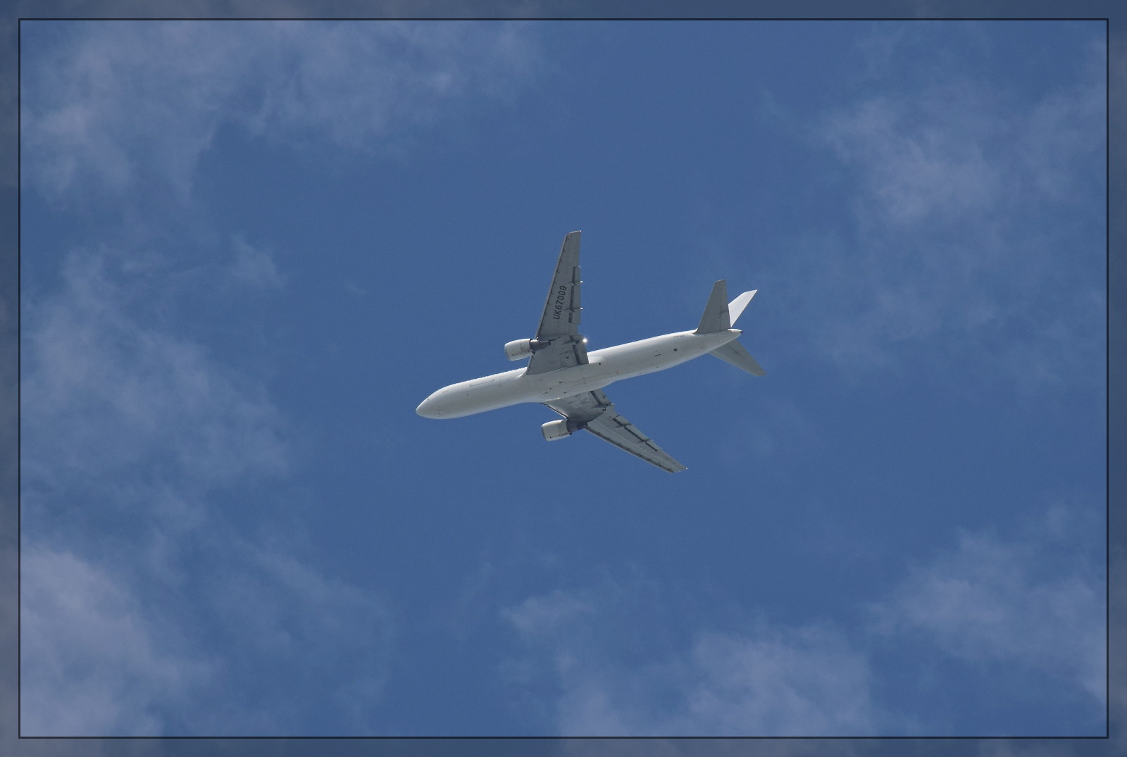 Im Vorprogramm eine Flugshow mit der Frachtmaschine Boing 767-300 UK67009. Wilchingen, Mai 2025.