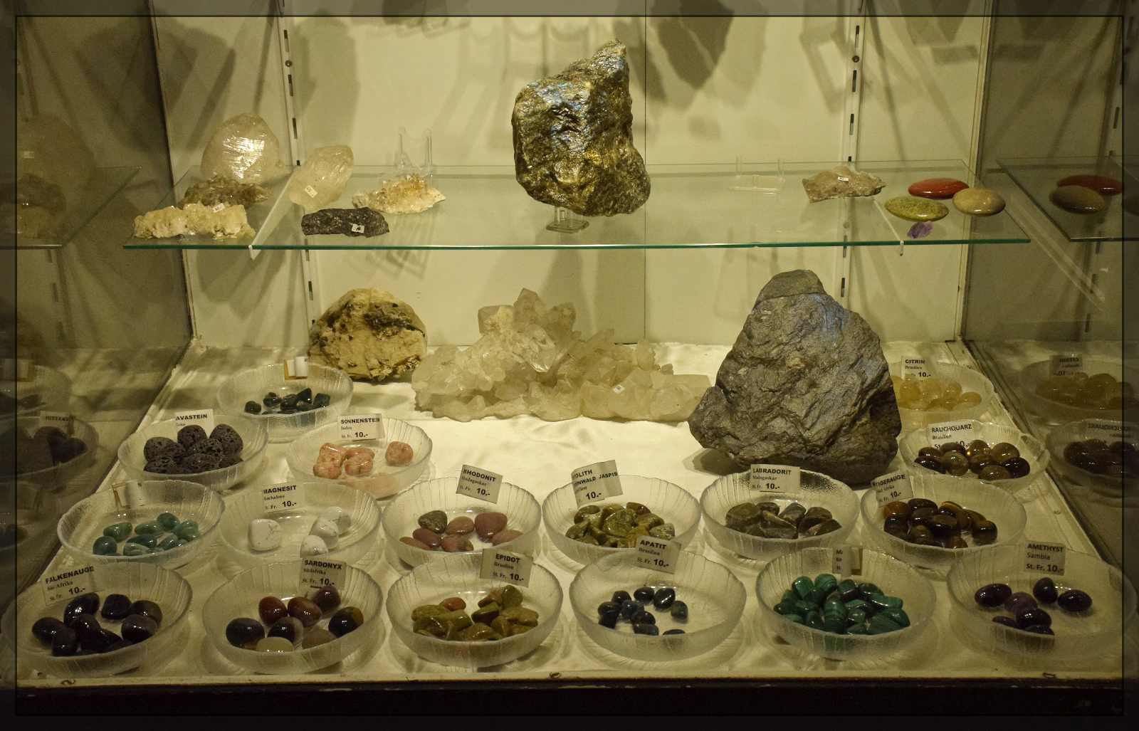 Mineralienhandel in der Kramgasse. Bern, Januar 2026.