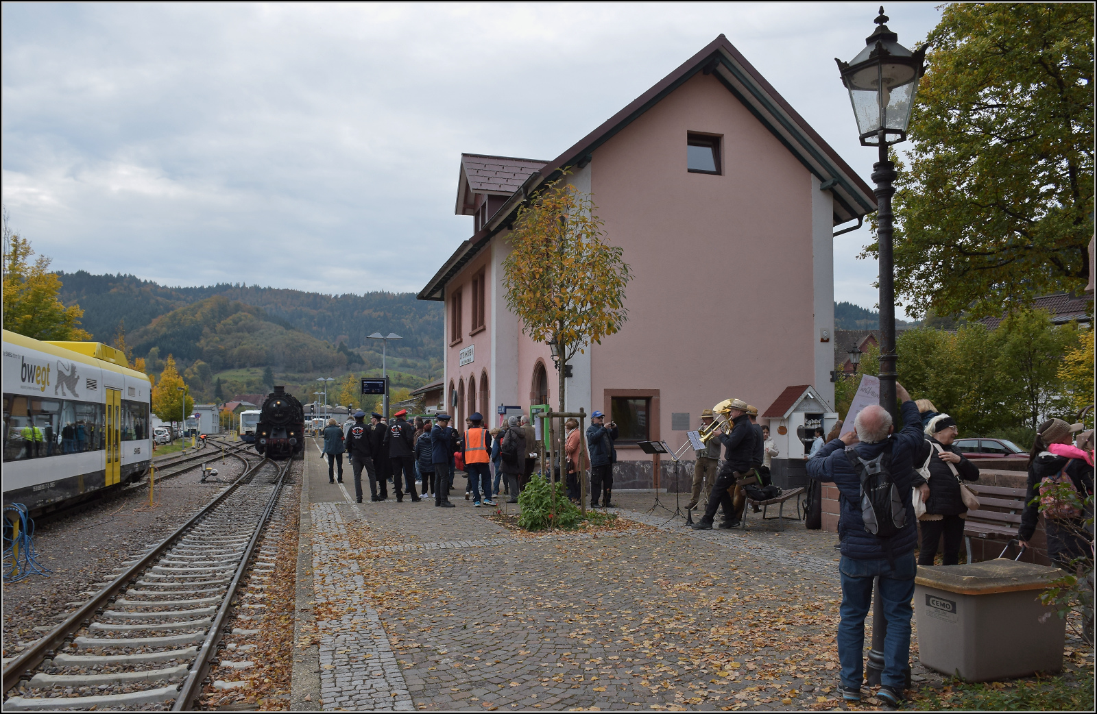 Mit Dampf zur Winzer-Kirwi.

58 311 in Ottenhfen. Oktober 2025. 