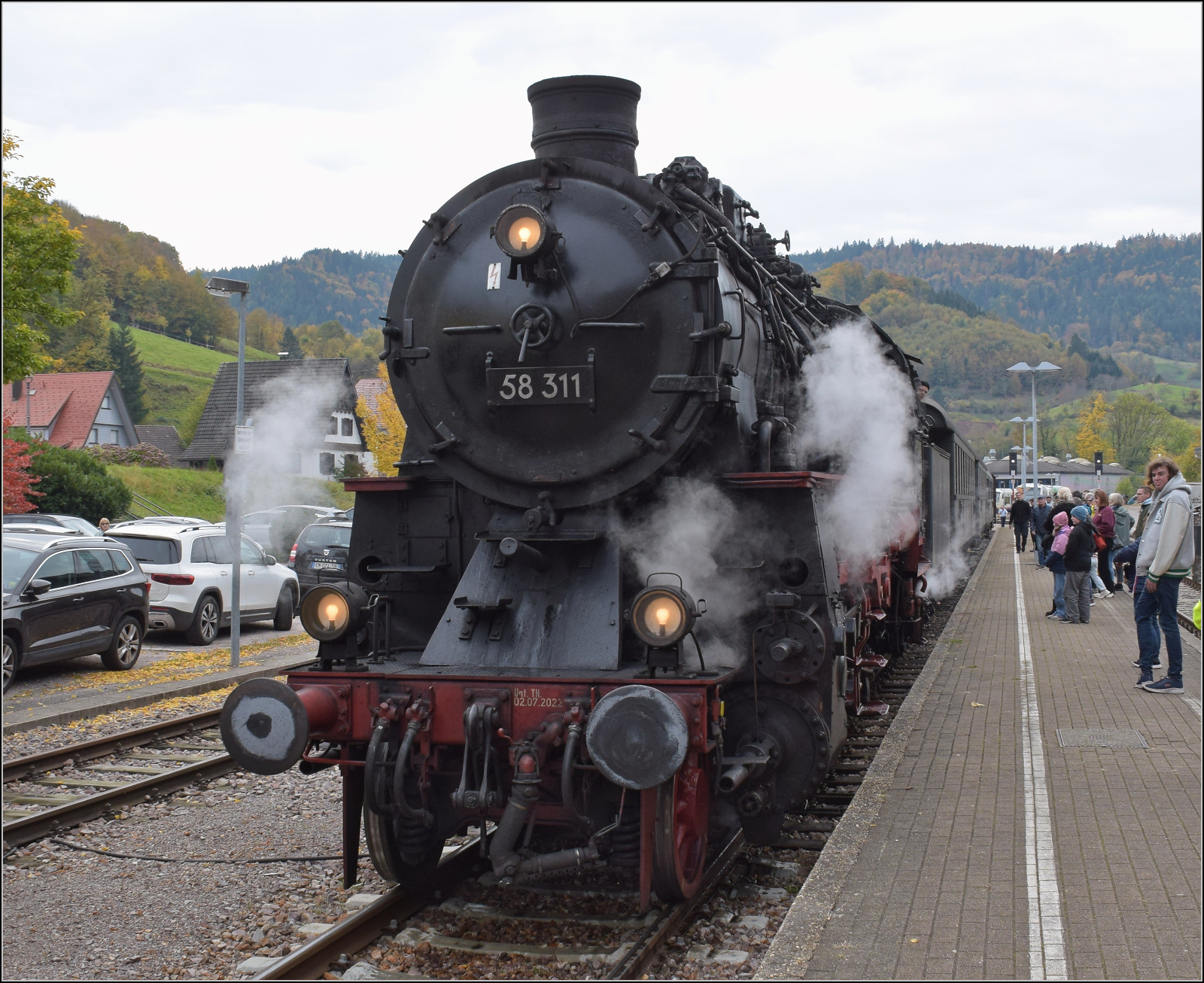 Mit Dampf zur Winzer-Kirwi.

58 311 in Ottenhfen. Oktober 2025. 