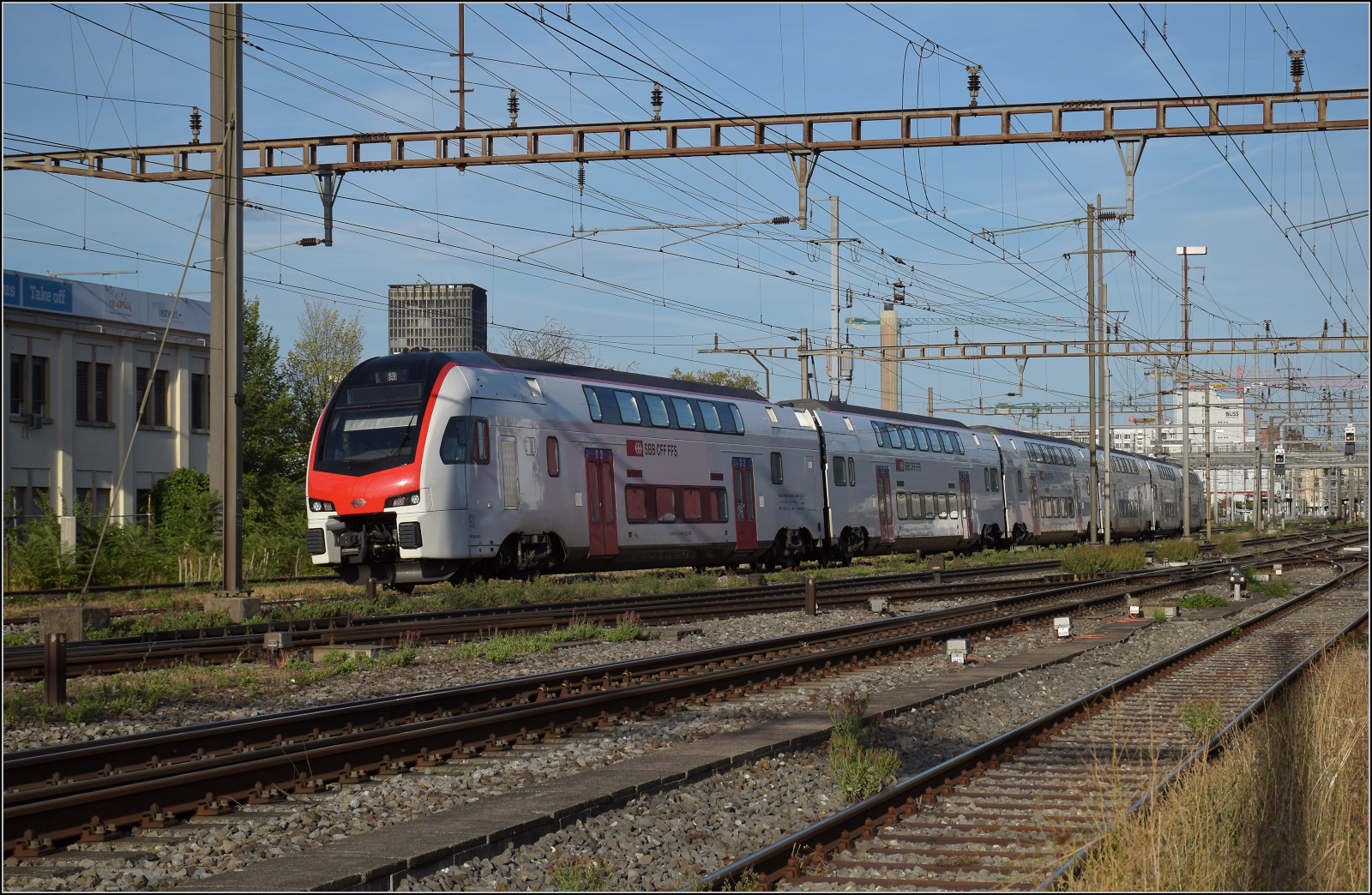RABe 512 048 in Pratteln. August 2026.