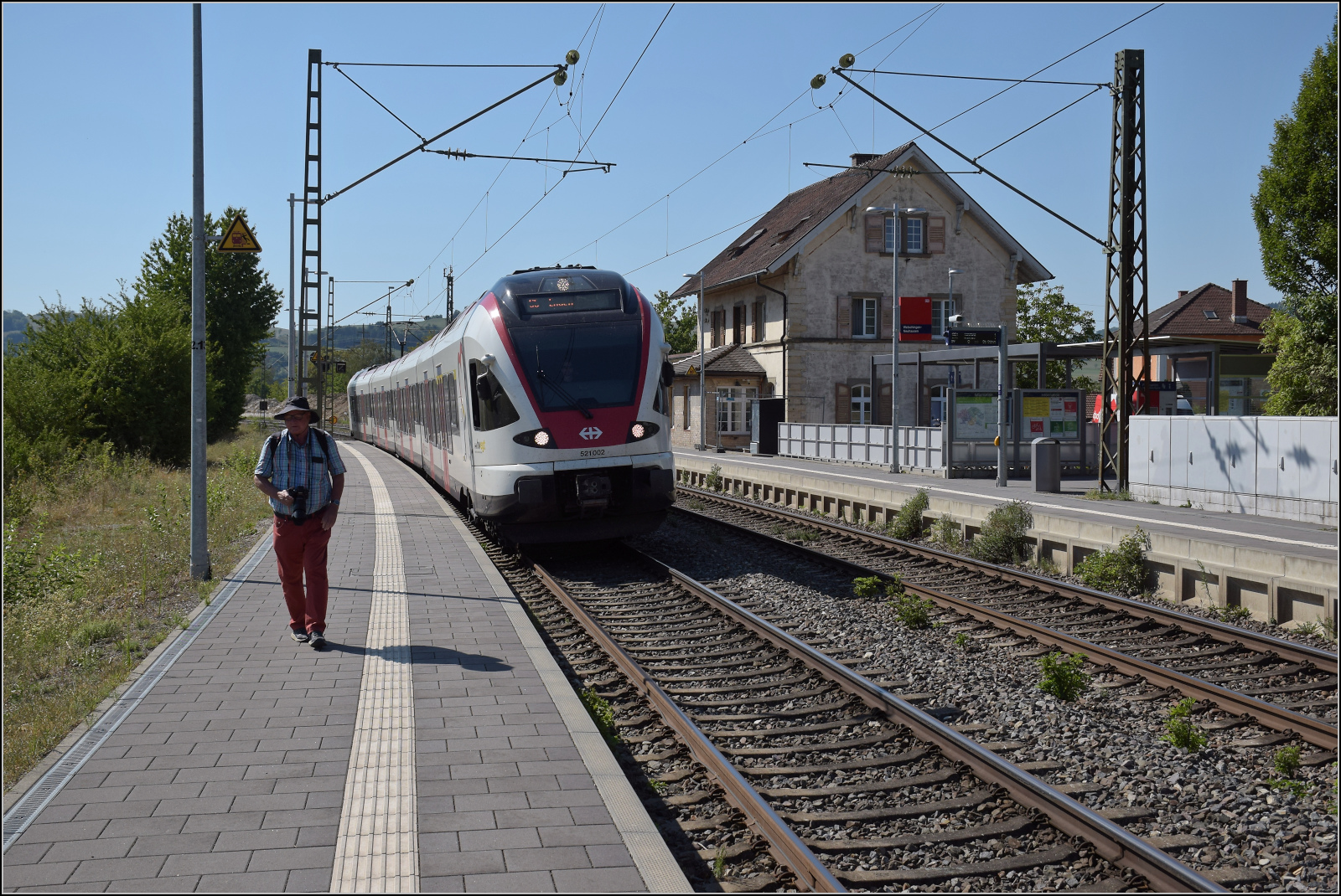 RABe 521 002 'Riehen' in Welschingen. August 2026.