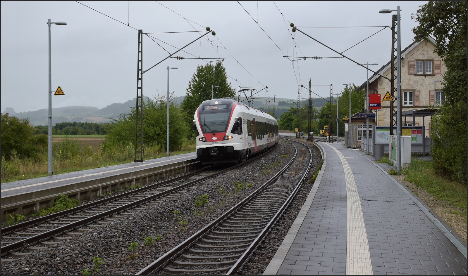 RABe 521 206 in Welschingen. Juli 2025.