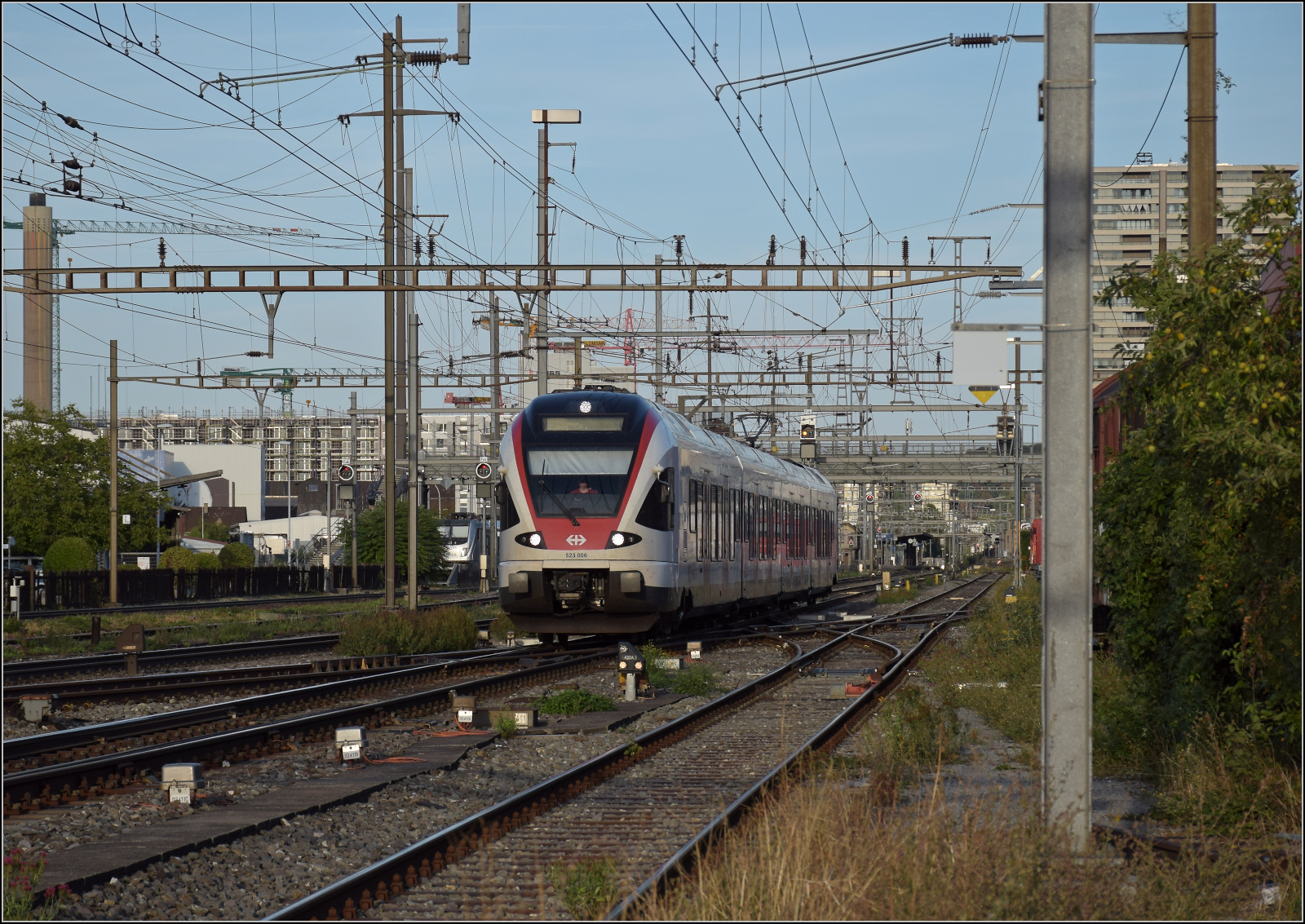 RABe 523 006 in Pratteln. August 2026.