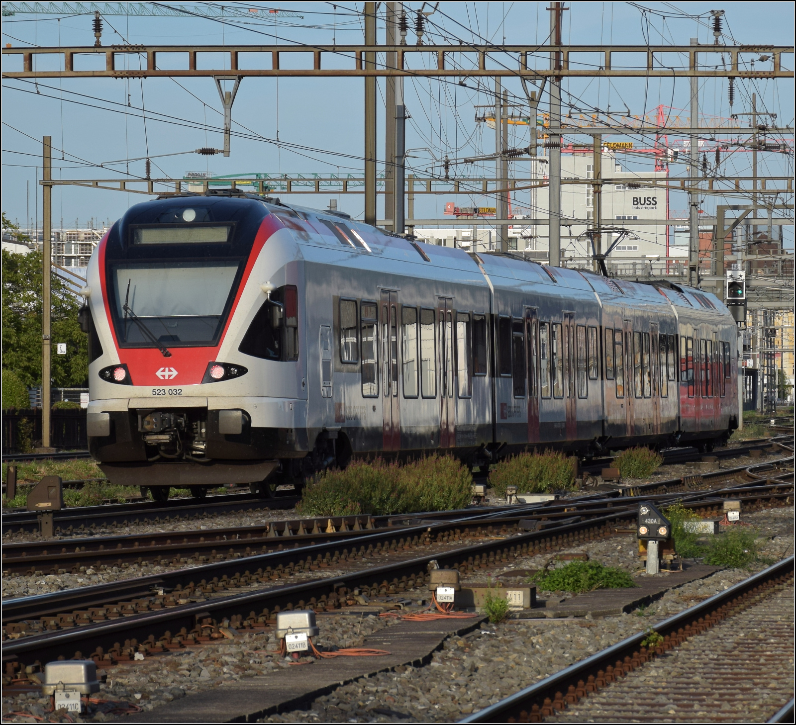 RABe 523 006 in Pratteln. August 2026.