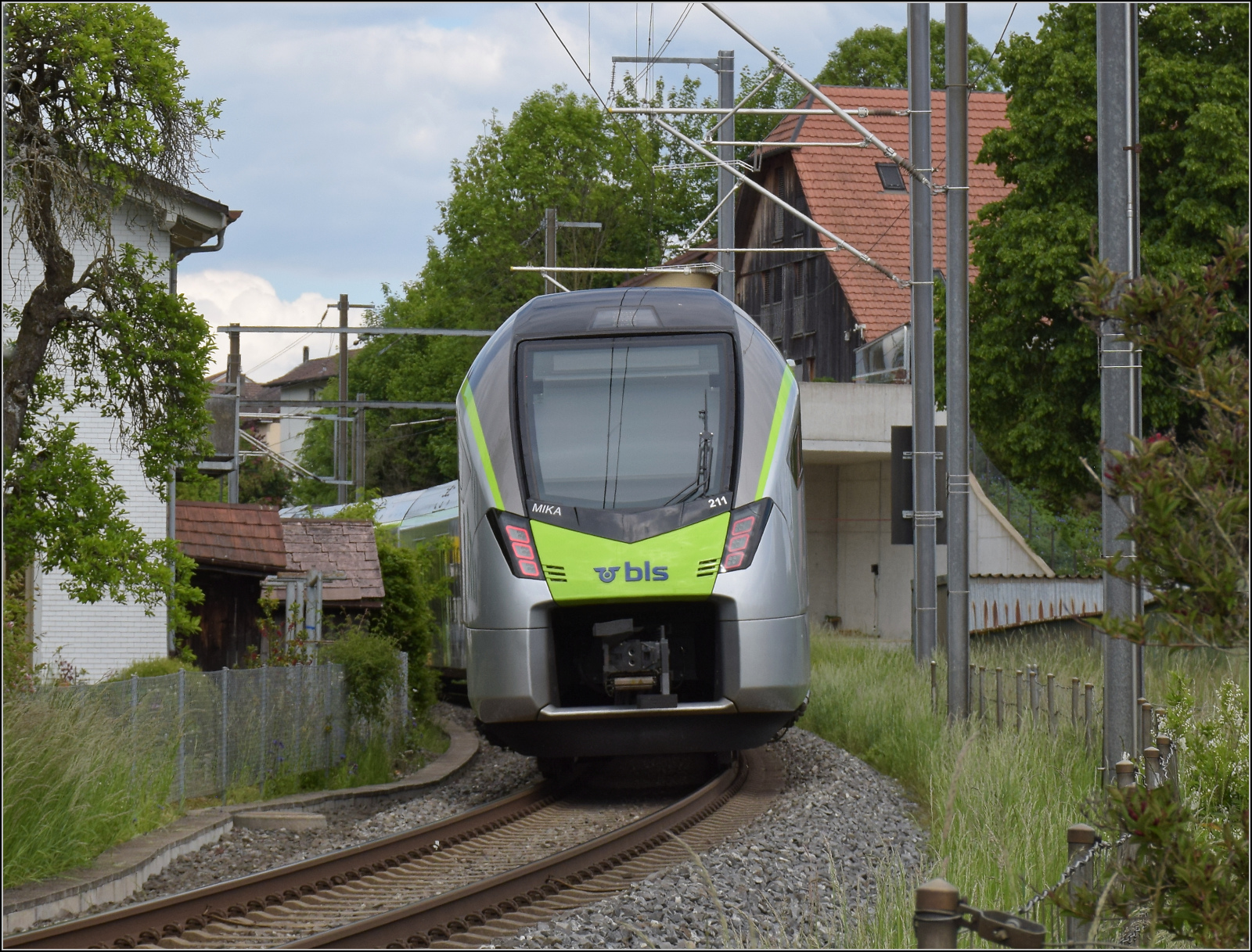 RABe 528 209 in Huttwil. Mai 2025.
