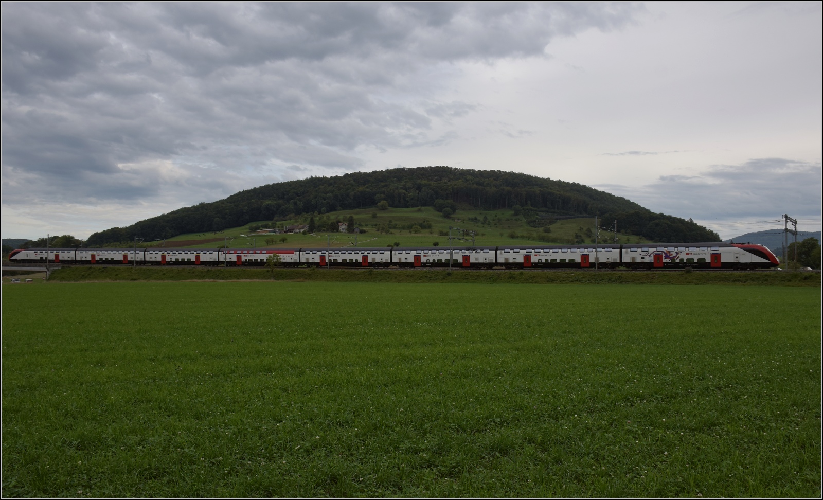 Re 460 013 'Nord Vaudois' in Thrnen. September 2022.