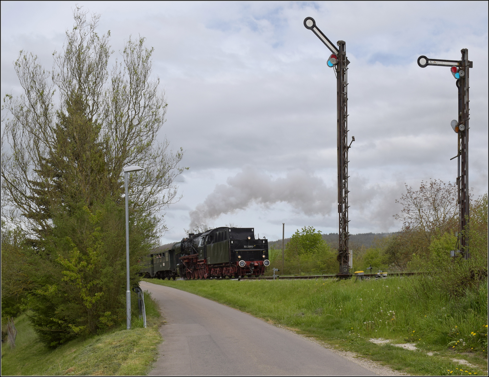 Saisonstart bei der Sauschwänzlesbahn. 

50 2988 in Fützen. April 2024.