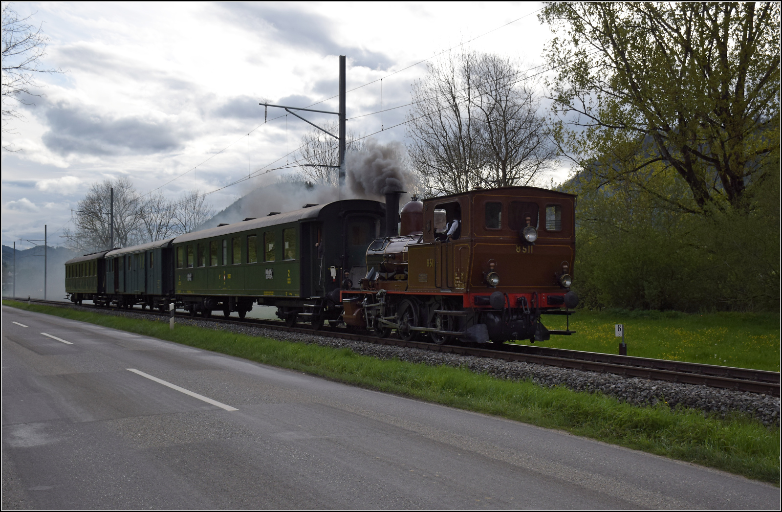 Train du Terroir.

E 3/3 5811 bei Mtiers. Mai 2024.