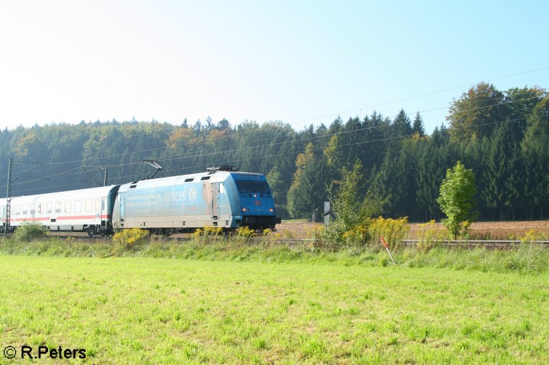 101 016-4 zieht einen IC2026 Passau-Hamburg bei Lohhof. 21.09.07
