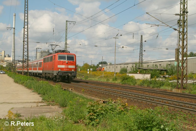 111 172-3 zieht bei Regensburg Ost eine RB Plattling. 13.09.07