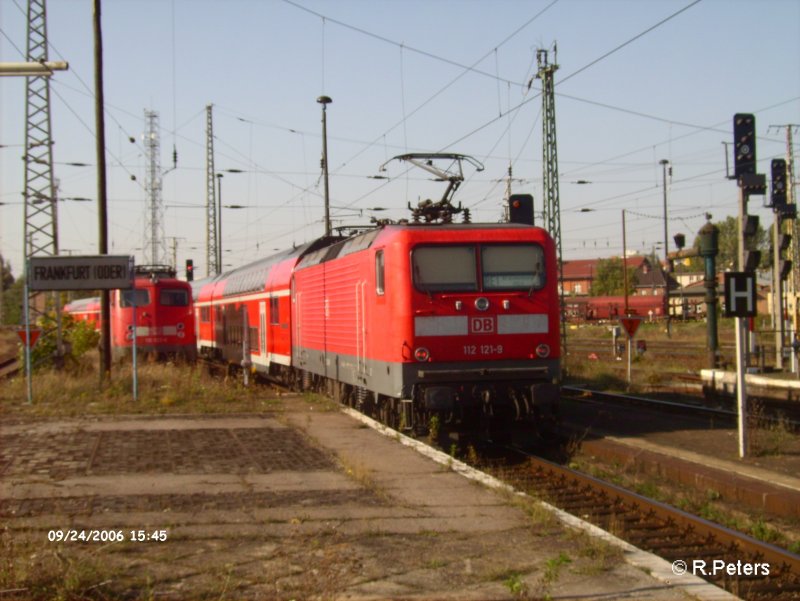 112 121 verlsst Frankfurt/Oder mit den RE1 Brandenburg HBF. 24.09.06