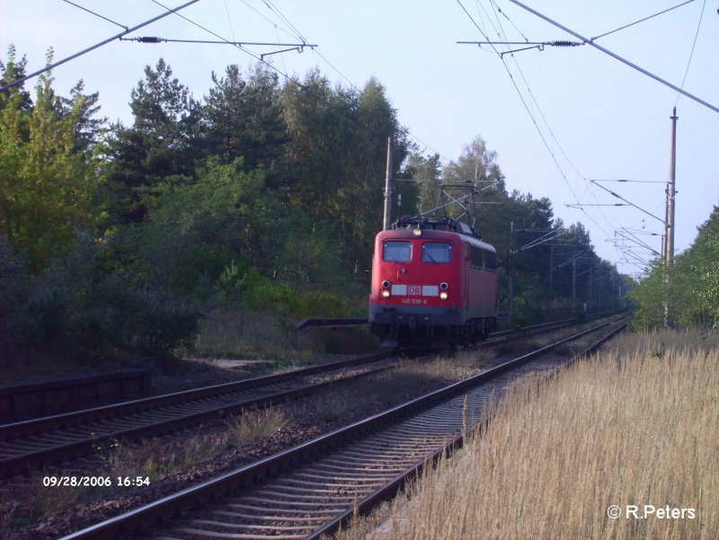 140 538-0 rollt solo am ex HP Vogelsang vorbei. 28.09.06