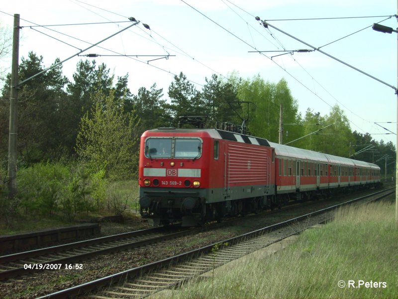 143 569-2 beim ex HP Vogelsang mit RB11 Cottbus. 19.04.07