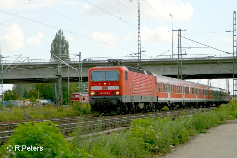 143 826-6 fhrt mit einer RB Regensburg HBF an Regensburg Ost vorbei. 13.09.07