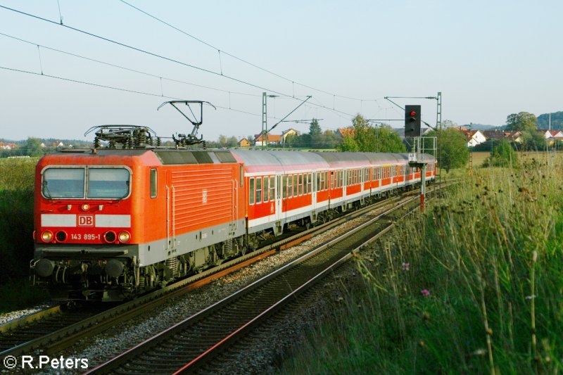 143 895-1 mit einer RB Neuenmarkt/Oberpfalz. 21.09.07