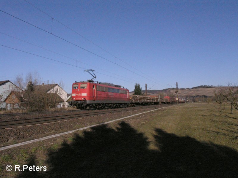 151 143-5 zieht bei Himmelstadt ein gemischten Gterzug. 16.02.08