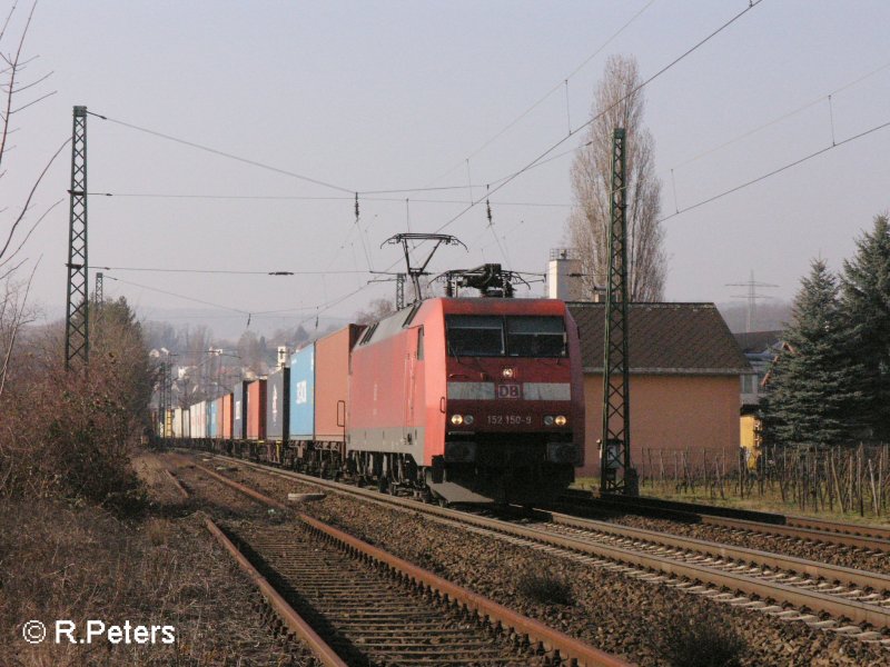 152 150-9 zieht bei Geisenheim ein Containerzug. 13.02.08