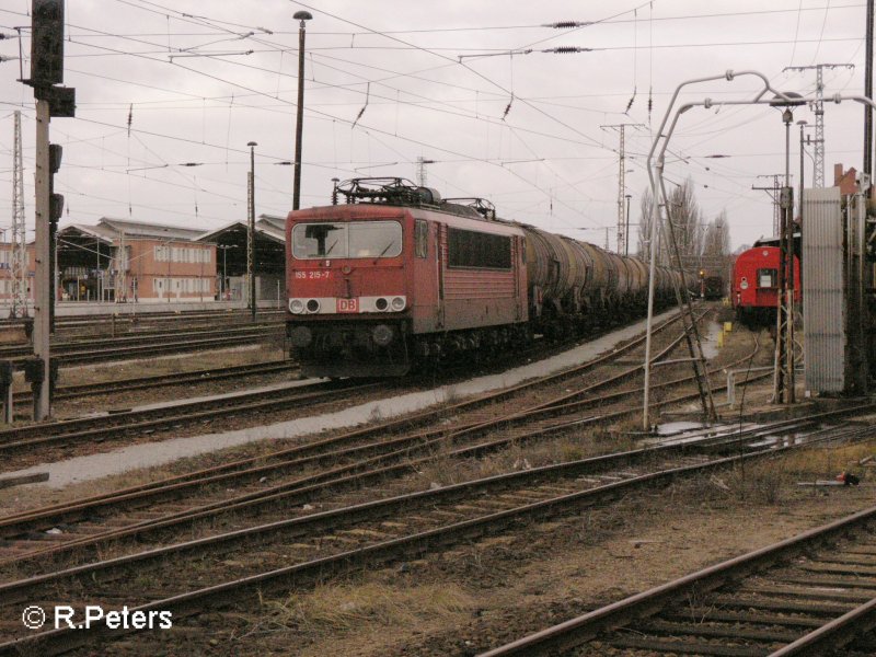 155 215-7 wartet mit ein Kesselzug in Frankfurt/oder auf weiterfahrt. 07.02.08