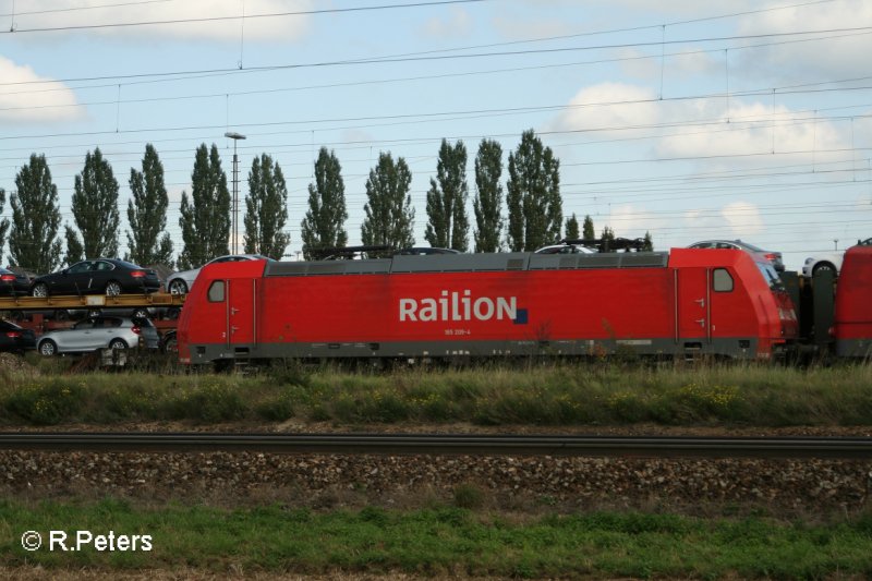 185 209-4 steht in Regensburg Ost