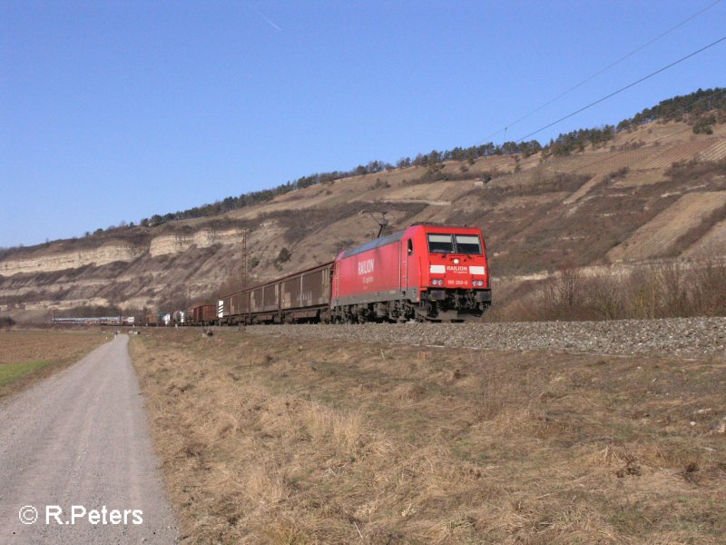 185 269-8 zieht bei Thngersheim ein gemischten Gterzug. 16.02.08