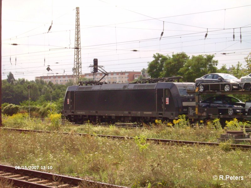 185 573 steht mit den HGK-Ford-Autozug in Frankfurt/Oder bereit.