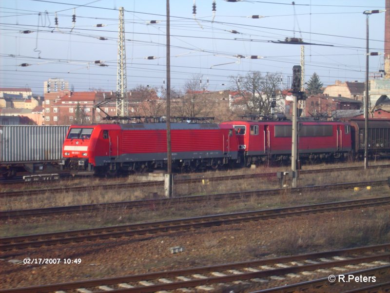 189 015-1 und eine 155 stehen in Frankfurt/Oder zur Abfahrt bereit.
17.02.07