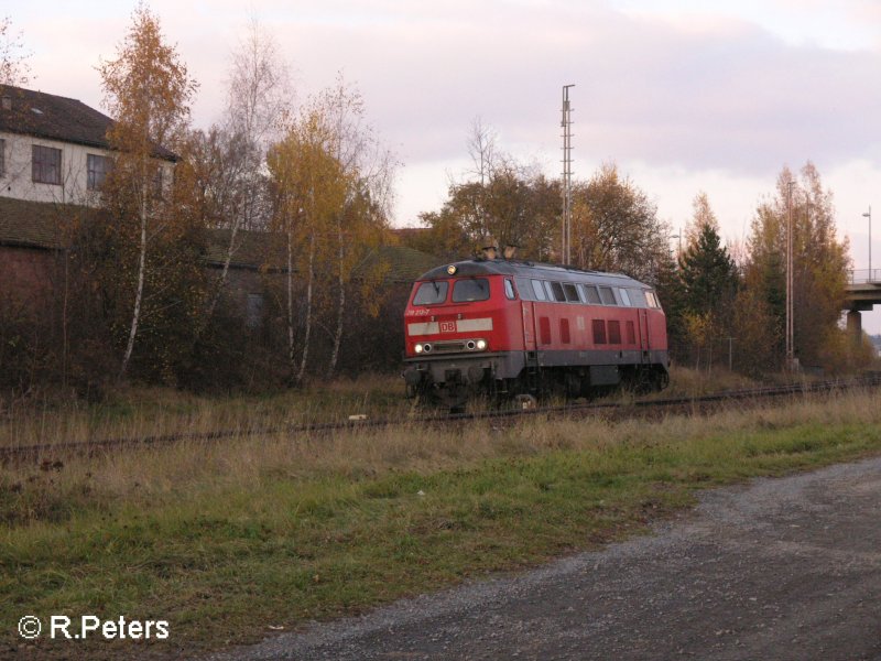 218 213-7 rollt solo durch Wiesau/Oberpfalz. 05.11.07