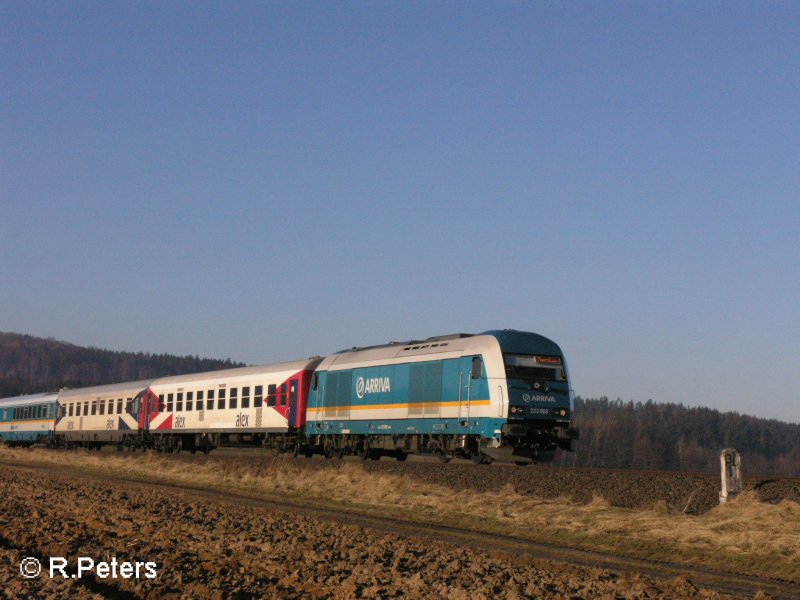 223 068 zieht den Mittags Alex nach Mnchen bei Oberteich. 19.12.07