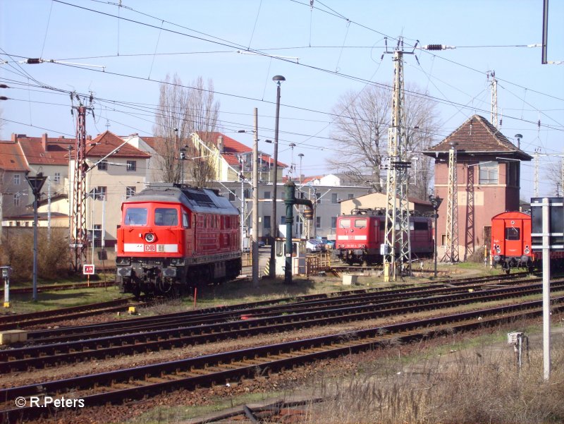 232 003-4,hinten steht 151 167-4 und rechts der Hilfszug. 12.03.07