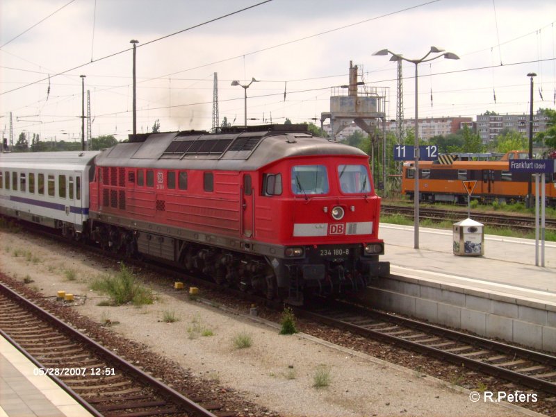 234 180-8 erreicht Frankfurt/Oder mit den EC46 nach Berlin. 28.06.07