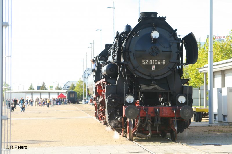 52 8154-8 steht bei der Leipziger Messe fr Fhrerstandsfahrten bereit. 13.10.07