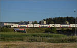 RABe 512 006 und RABe 512 024 (im Bild) bei Salina Raurica. August 2025.