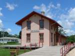(152'143) - Das Bahnhfli von New Glarus, obschon es keinen Zug gibt - am 8.