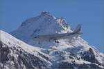 Der Airbus A320-200 ACJ mit Kennung M-YBUS von Prime Aviation aus Kasachstan befindet sich im Landeanflug auf Samedan.