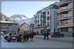 Versehentlich in Arosa, des Wetters wegen. 

Kutsche oder Schlitten, man kann sich nicht entscheiden. Arosa, Januar 2026.