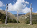 (185'383) - 3 Totems der Krankenkasse von Andorra am 27. September 2017 bei Canillo