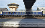 Centralbahnausflug zum Turnerfest

Der WGmz-Party-Wagen D-CBG 61 80 89-90 670-4 des Centralbahn-Sonderzugs nach Leizpig dürfte wohl eher der Versorgung der Sportler gedient haben. Konstanz, Juni 2025.