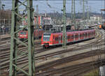 425 310 muss einen fehlenden 426er vertreten. Zu diesem Zeitpunkt hatte die DB noch den Ehrgeiz, die Regionalbahnen nach Schaffhausen nicht einfach ausfallen zu lassen. Singen, März 2017.