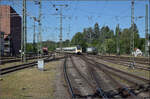 3442 214 und 3442 201 erreichen Singen auf dem Weg nach Konstanz. Juni 2026.