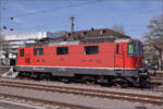 Re 4/4 II 11145 wartet in Singen auf neue Aufgaben. M�rz 2017.