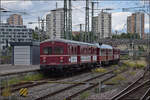 ET 65, der wiederbelebte Rote Heuler.

465 005 verlässt den Stuttgarter Hauptbahnhof. Juni 2026.