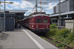 ET 65, der wiederbelebte Rote Heuler.

465 005 kommt Steuerwagen 865 611 voraus in Stuttgart an. Juni 2026.