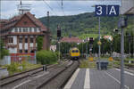 Der Diagnosetriebwagen 702 202 rundete den regen Verkehr auf der Rhein-Neckar-Bahn ab. Weinheim, Juli 2024.