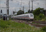 Der neueste '412 237' ICE 4 Triebzug 9237 und '412 235' ICE 4 Triebzug 9235 (im Bild) auf der Rhein-Neckar-Bahn. Weinheim, Juli 2024.